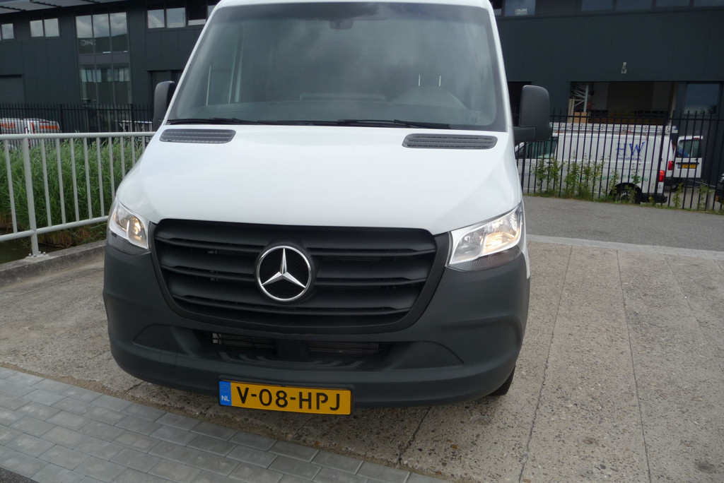 Mercedes-Benz Sprinter 315 1.9 CDI RWD DC trekhaak3.5 t , 7 zits 366 WB laadbak 2.70 m 21