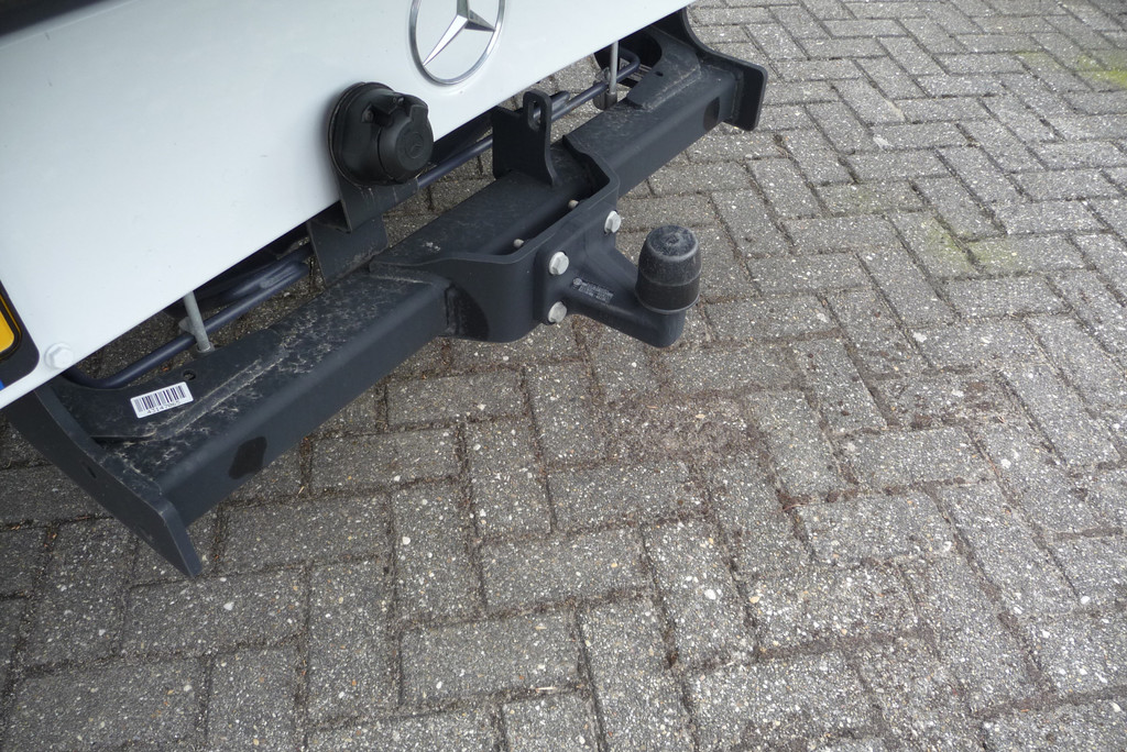 Mercedes-Benz Sprinter 315 1.9 CDI RWD DC trekhaak3.5 t , 7 zits 366 WB laadbak 2.70 m 8