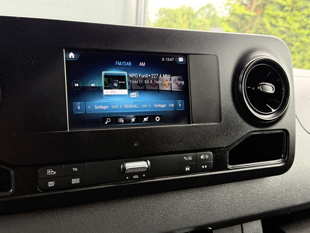 Mercedes-Benz Sprinter 315 CDI 150 PK / L3H2 / 360 CAMERA / AIRCO / CRUISE / NAVI / 3-ZITS / CARPLAY / GEVEERDE STOEL 14