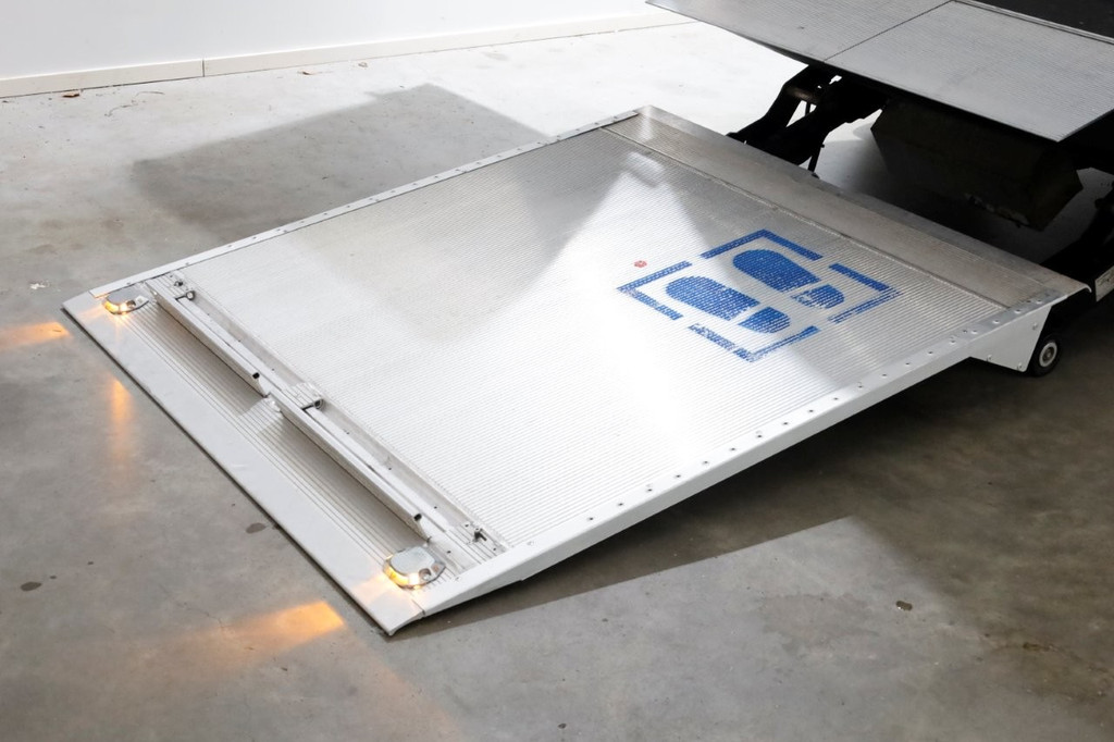 Mercedes-Benz Sprinter 315 CDI 150pk RWD 9G Automaat L2H2 Laadklep Airco/Camera/Navi 05-2021 12