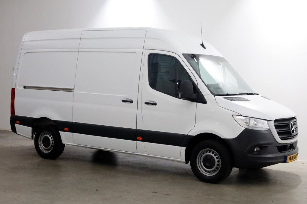 Mercedes-Benz Sprinter 315 CDI 150pk RWD L2H2 9G Automaat Airco/Navi/Camera 06-2021 10