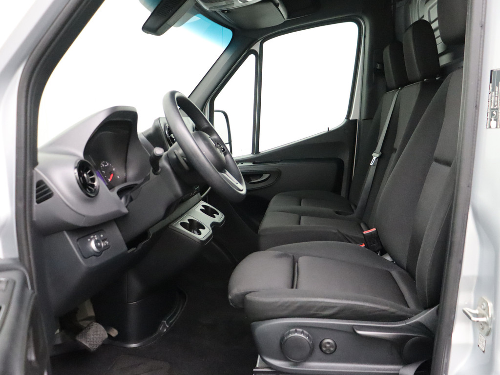 Mercedes-Benz Sprinter 315CDI 9G-Tronic Automaat L2H2 | 3500Kg Trekken | Camera | Airco | Cruise | Betimmering | 3-Persoons 20