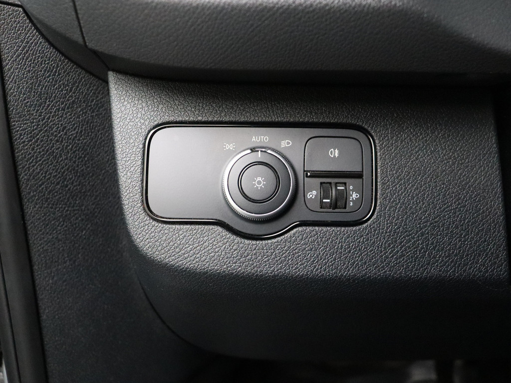 Mercedes-Benz Sprinter 315CDI 9G-Tronic Automaat L2H2 | 3500Kg Trekken | Camera | Airco | Cruise | Betimmering | 3-Persoons 9