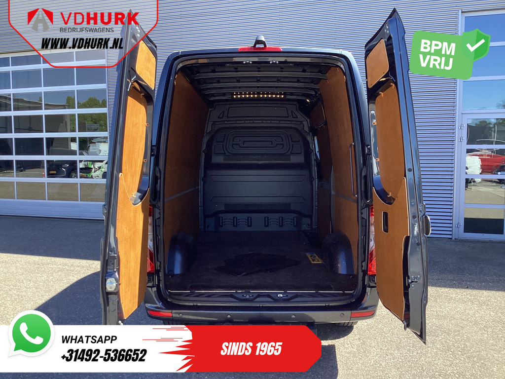 Mercedes-Benz Sprinter 315 CDI Aut. L2H2 3.5t Trekverm./ LED/ Gev.Stoel/ 10,25? MBUX/ Climate/ Stoelverw./ Carplay/ Navi/ Cruise/ Camera/ PDC/ Trekhaak 5