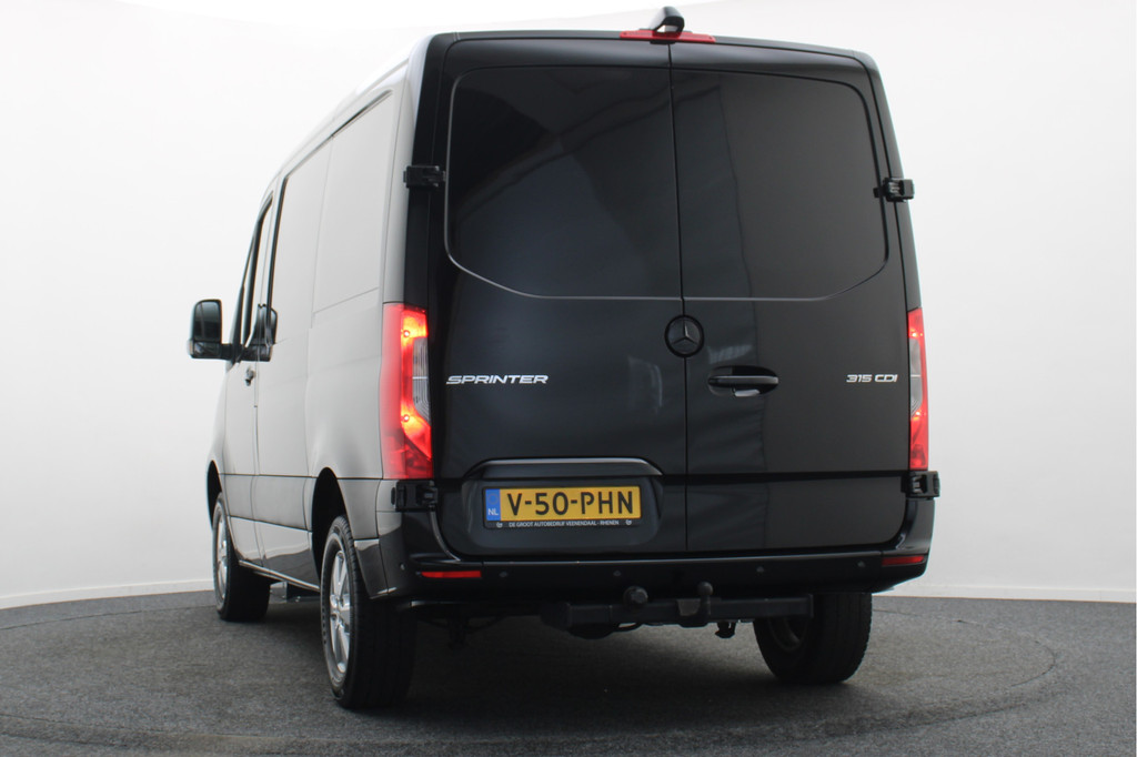 Mercedes-Benz Sprinter 315 CDI Automaat L1H1 Camera, Leer, Airco, Trekhaak, Apple CarPlay, 16â 19