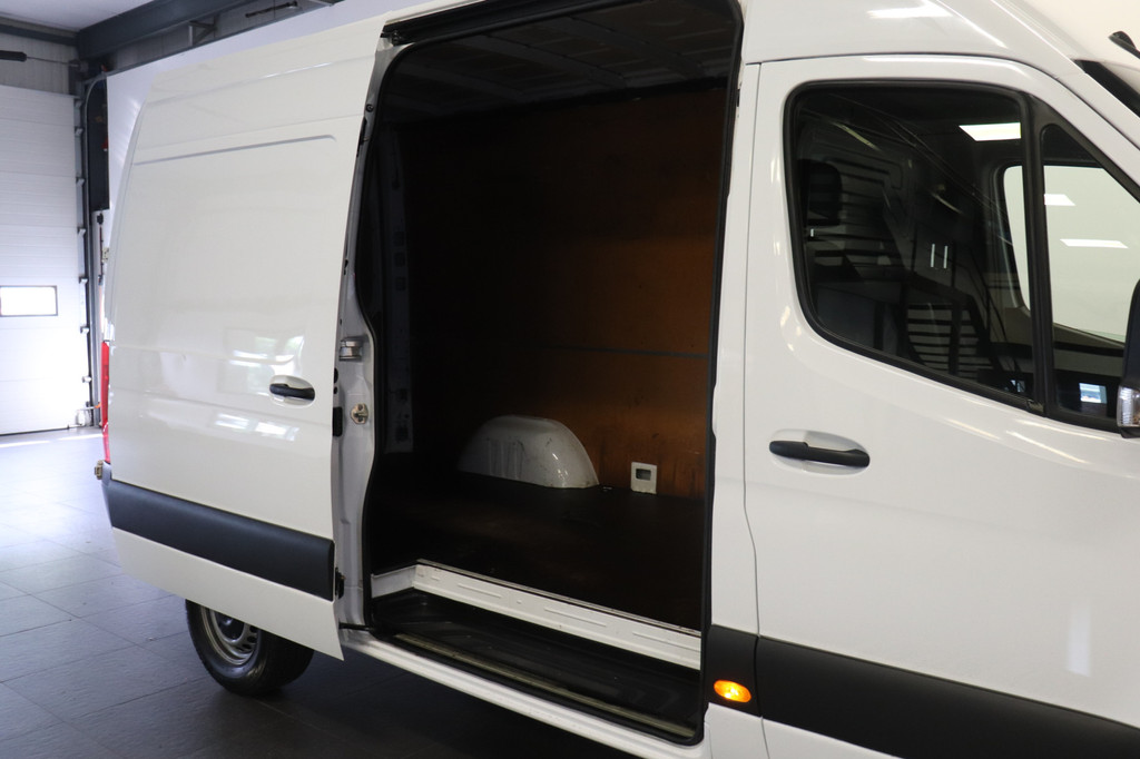 Mercedes-Benz Sprinter 315 CDI Automaat L2H2 EURO 6 - A/C climate - Cruise - Camera - € 20.950,- Excl. 10