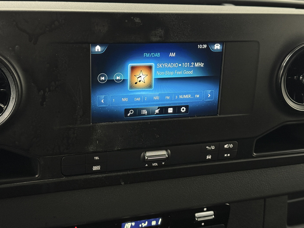 Mercedes-Benz Sprinter 315CDi L3H2 Maxi | 3500Kg Trekhaak | Mbux Multimedia | Airco | Cruise | 3-Persoons | Betimmering 19