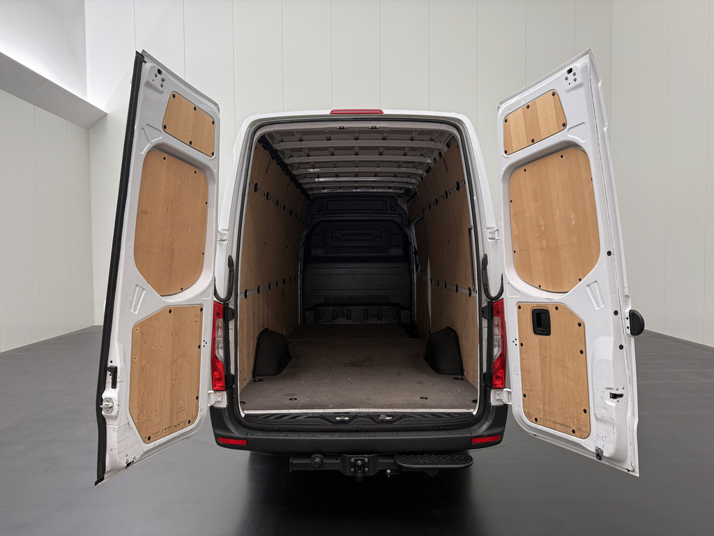 Mercedes-Benz Sprinter 315CDi L3H2 Maxi | 3500Kg Trekhaak | Multimedia | 3-Zits | Airco | Cruise | Betimmering 4