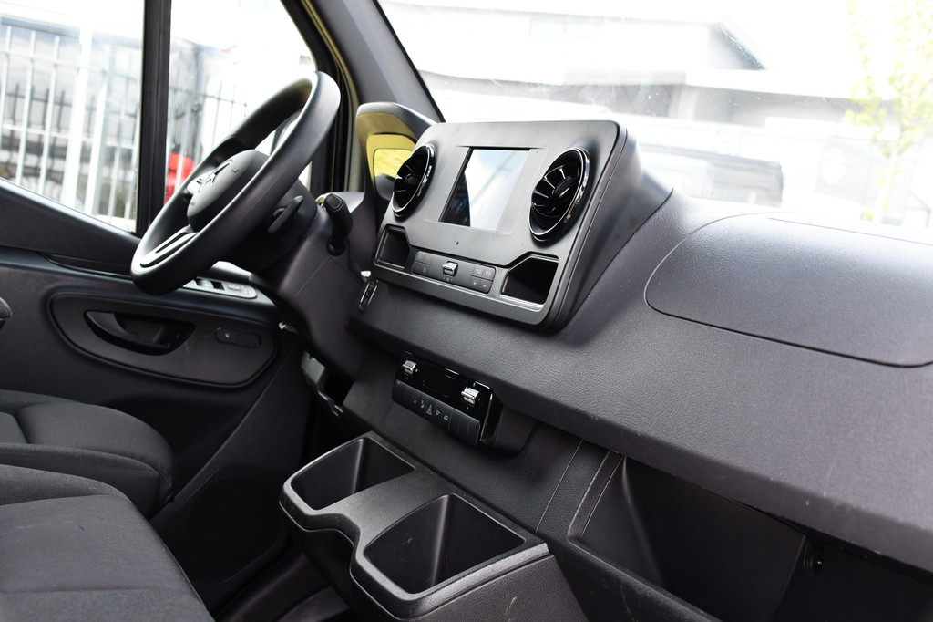 Mercedes-Benz Sprinter 316 1.9 CDI L2H2 RWD AMG Black Edition Camera, Cruise, 3500KG Trekhaak, Carplay, Automaat, 170PK, Standkachel, Multimedia, UNIEK! 12