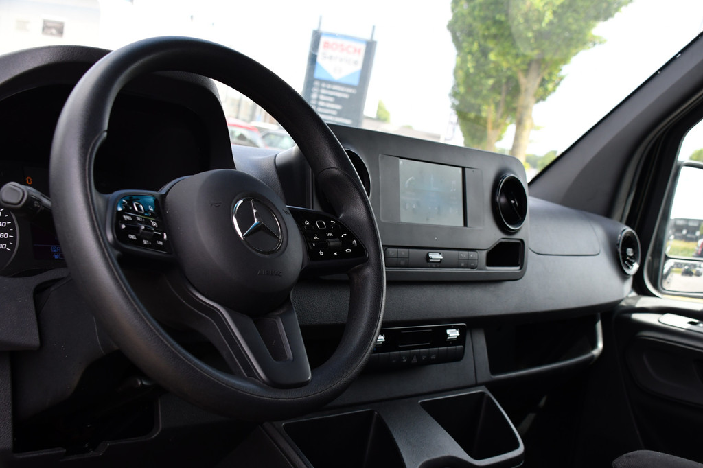 Mercedes-Benz Sprinter 316 1.9 CDI L2H2 RWD AMG Black Edition Camera, Cruise, 3500KG Trekhaak, Carplay, Automaat, 170PK, Standkachel, Multimedia, UNIEK! 14