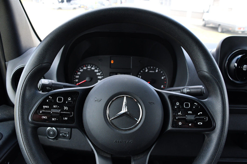 Mercedes-Benz Sprinter 316 1.9 CDI L2H2 RWD AMG Black Edition Camera, Cruise, 3500KG Trekhaak, Carplay, Automaat, 170PK, Standkachel, Multimedia, UNIEK! 16