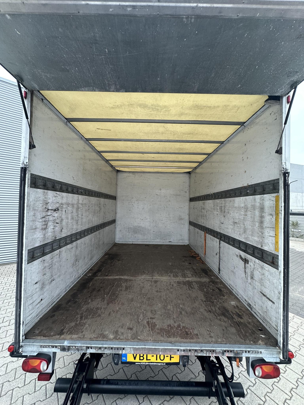 Mercedes-Benz Sprinter 316 2.2 CDI Bakwagen met laadklep Motor niet 100% 9