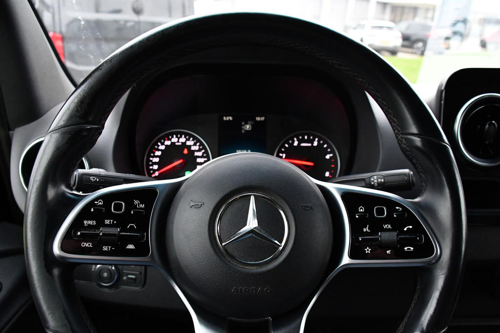 Mercedes-Benz Sprinter 316 2.2 CDI L2H2 Black Edition 360 Camera, Adaptieve Cruise, 10,5 Mbux, LED, Automaat, Leder, Stoelverwarming, Trekhaak, Uniek! 15