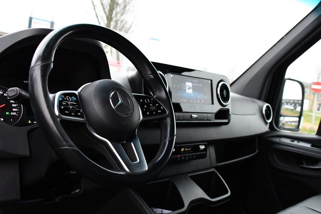 Mercedes-Benz Sprinter 316 2.2 CDI L2H2 Black Edition 360 Camera, Adaptieve Cruise, 10,5 Mbux, LED, Automaat, Leder, Stoelverwarming, Trekhaak, Uniek! 2