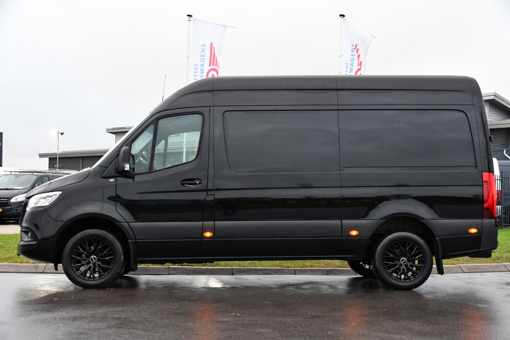 Mercedes-Benz Sprinter 316 2.2 CDI L2H2 Black Edition Adaptieve Cruise, 360 Camera, 10,5 Mbux, Automaat, LED, 164pk, Stoelverwarming, Trekhaak, Uniek! 10