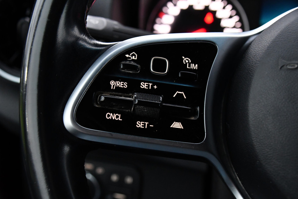 Mercedes-Benz Sprinter 316 2.2 CDI L2H2 Black Edition Adaptieve Cruise, 360 Camera, 10,5 Mbux, Automaat, LED, 164pk, Stoelverwarming, Trekhaak, Uniek! 18