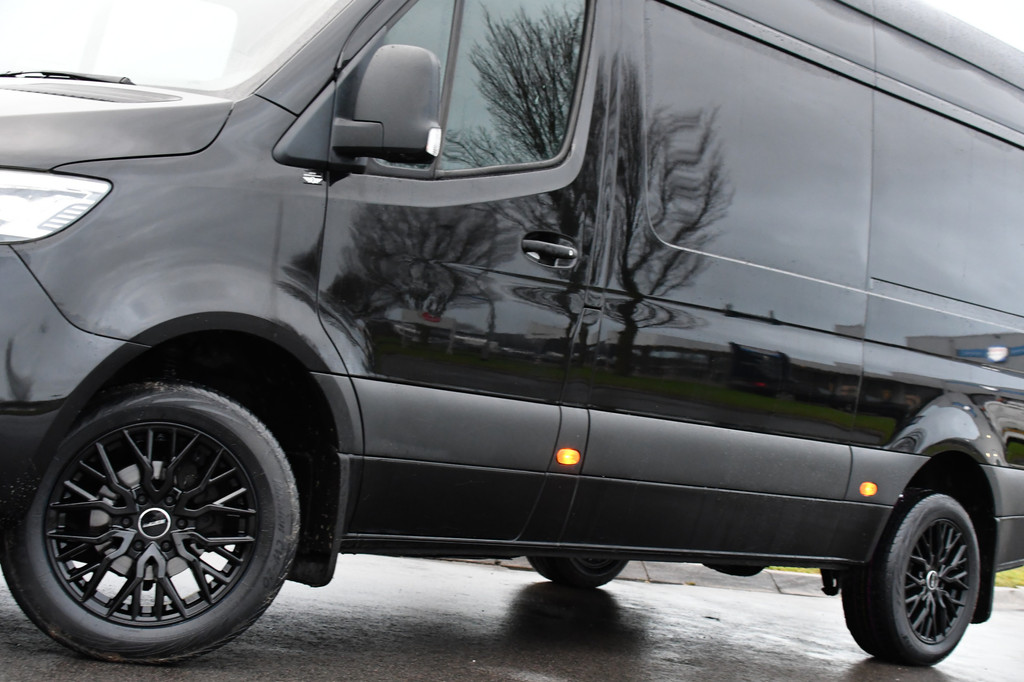 Mercedes-Benz Sprinter 316 2.2 CDI L2H2 Black Edition Adaptieve Cruise, 360 Camera, 10,5 Mbux, Automaat, LED, 164pk, Stoelverwarming, Trekhaak, Uniek! 9