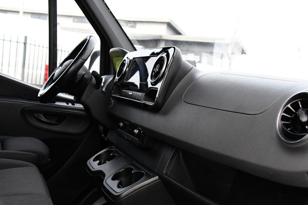 Mercedes-Benz Sprinter 316 2.2 CDI L2H2 Black Edition Camera, Cruise, Carplay, 3500kg Trekhaak, 10,5 Mbux, Automaat, 164pk, Multimedia, Uniek! 12