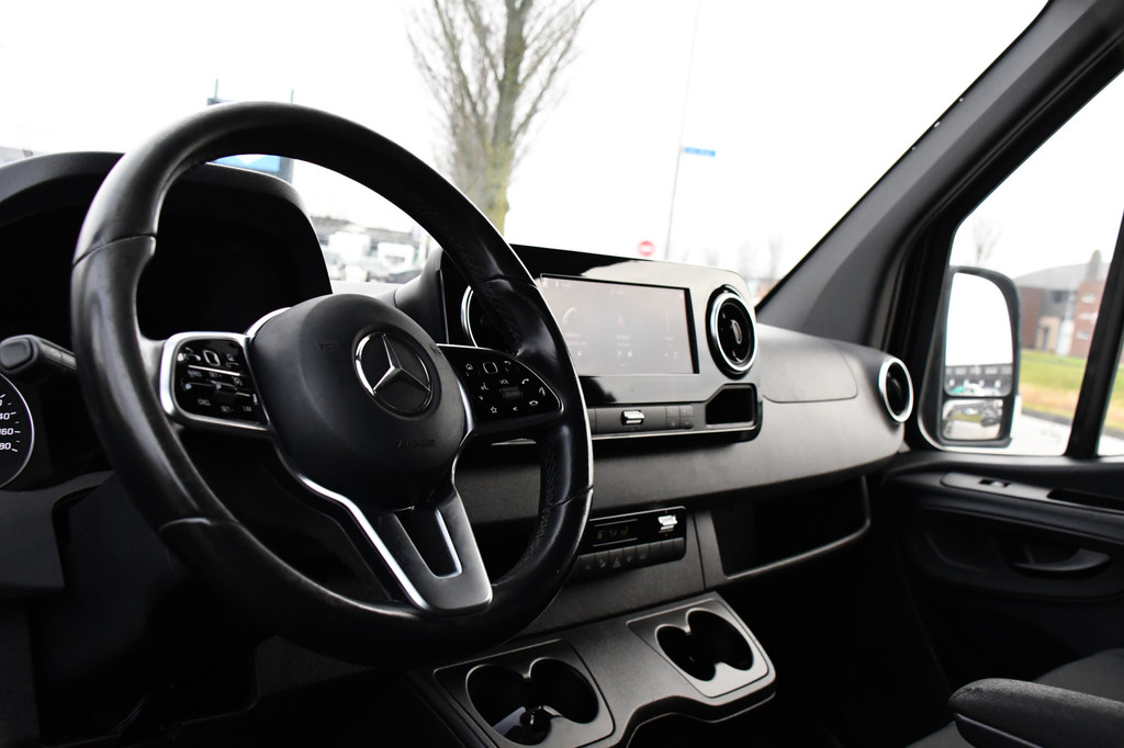 Mercedes-Benz Sprinter 316 2.2 CDI L2H2 Black Edition Camera, Cruise, Carplay, 3500kg Trekhaak, 10,5 Mbux, Automaat, 164pk, Multimedia, Uniek! 14