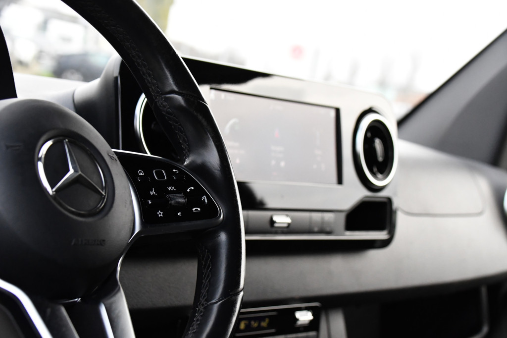 Mercedes-Benz Sprinter 316 2.2 CDI L2H2 Black Edition Camera, Cruise, Carplay, 3500kg Trekhaak, 10,5 Mbux, Automaat, 164pk, Multimedia, Uniek! 15