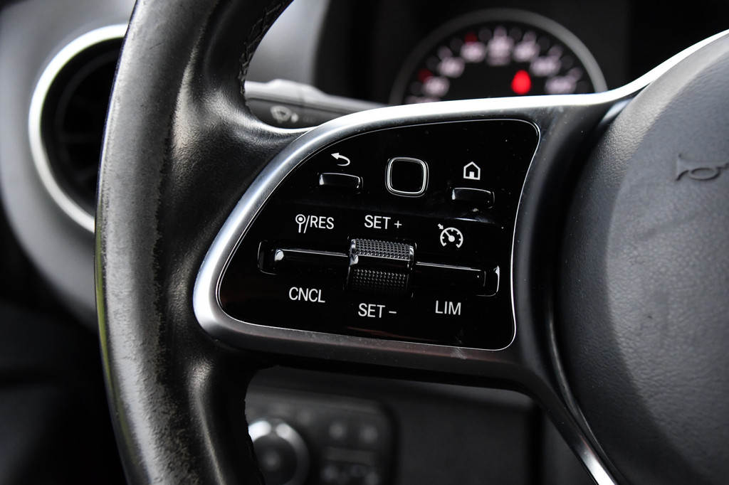 Mercedes-Benz Sprinter 316 2.2 CDI L2H2 Black Edition Camera, Cruise, Carplay, 3500kg Trekhaak, 10,5 Mbux, Automaat, 164pk, Multimedia, Uniek! 17