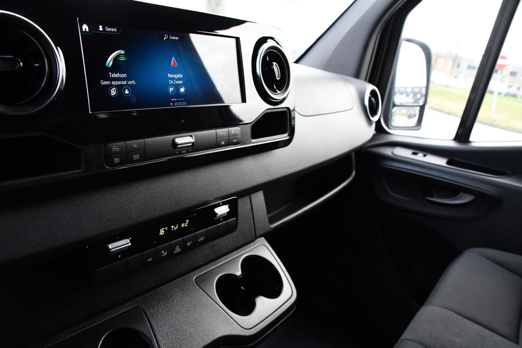 Mercedes-Benz Sprinter 316 2.2 CDI L2H2 Black Edition Camera, Cruise, Carplay, 3500kg Trekhaak, 10,5 Mbux, Automaat, 164pk, Multimedia, Uniek! 20