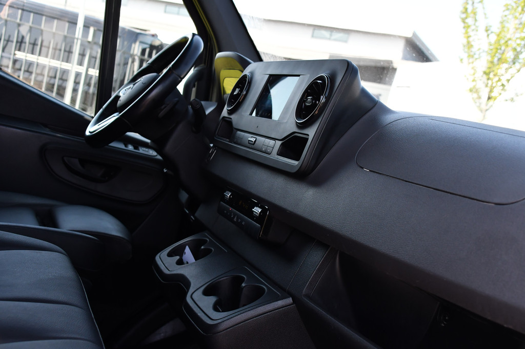 Mercedes-Benz Sprinter 316 2.2 CDI L2H2 DC Black Edition Camera, Cruise, Carplay, LED, Leder, NAVI, 164pk, Automaat, Sensoren, Trekhaak, Uniek! 13