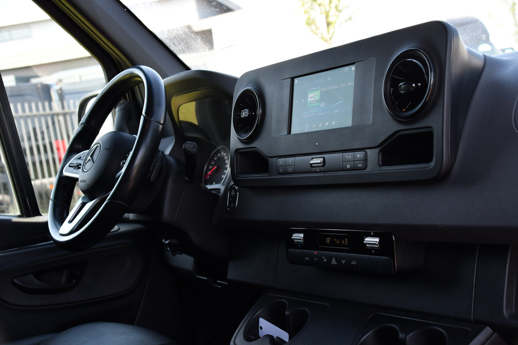 Mercedes-Benz Sprinter 316 2.2 CDI L2H2 DC Black Edition Camera, Cruise, Carplay, LED, Leder, NAVI, 164pk, Automaat, Sensoren, Trekhaak, Uniek! 14