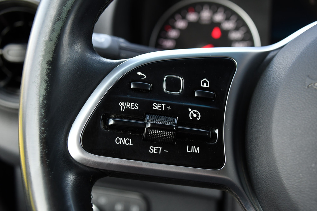 Mercedes-Benz Sprinter 316 2.2 CDI L2H2 DC Black Edition Camera, Cruise, Carplay, LED, Leder, NAVI, 164pk, Automaat, Sensoren, Trekhaak, Uniek! 19