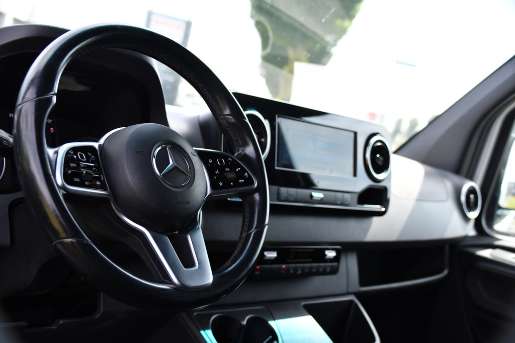 Mercedes-Benz Sprinter 316 2.2 CDI L2H2 DC PB Edition Adaptieve Cruise, Camera, Carplay, LED, 164pk, Stoelverwarming, Trekhaak, Automaat, 10,5 Mbux, Standkachel, Uniek! 12