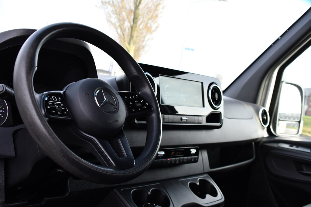 Mercedes-Benz Sprinter 316 2.2 CDI L2H2 PB Edition Full Options! 360 Camera, Cruise, LED, Carplay, Leder, 10,5 Mbux, Stoelverwarming, NAVI, Automaat, Uniek! 16