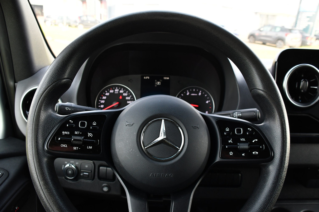 Mercedes-Benz Sprinter 316 2.2 CDI L2H2 PB Edition Full Options! 360 Camera, Cruise, LED, Carplay, Leder, 10,5 Mbux, Stoelverwarming, NAVI, Automaat, Uniek! 17