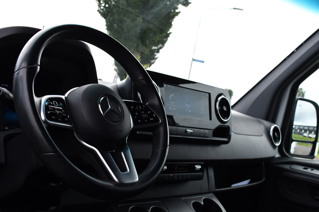 Mercedes-Benz Sprinter 316 2.2 CDI L3H2 PB Edition Camera, Cruise, 10,5 Mbux, Carplay, LED, Automaat, Stoelverwarming, Sensoren, Trekhaak, 164pk, Uniek! 12