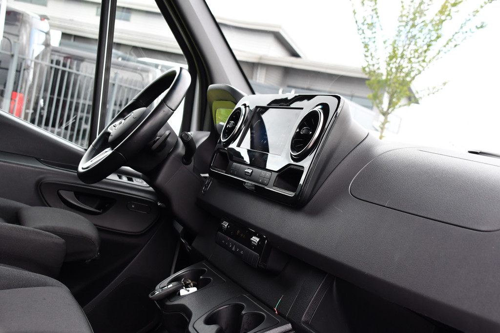 Mercedes-Benz Sprinter 316 2.2 CDI L3H2 PB Edition Camera, Cruise, 10,5 Mbux, Carplay, LED, Automaat, Stoelverwarming, Sensoren, Trekhaak, 164pk, Uniek! 14