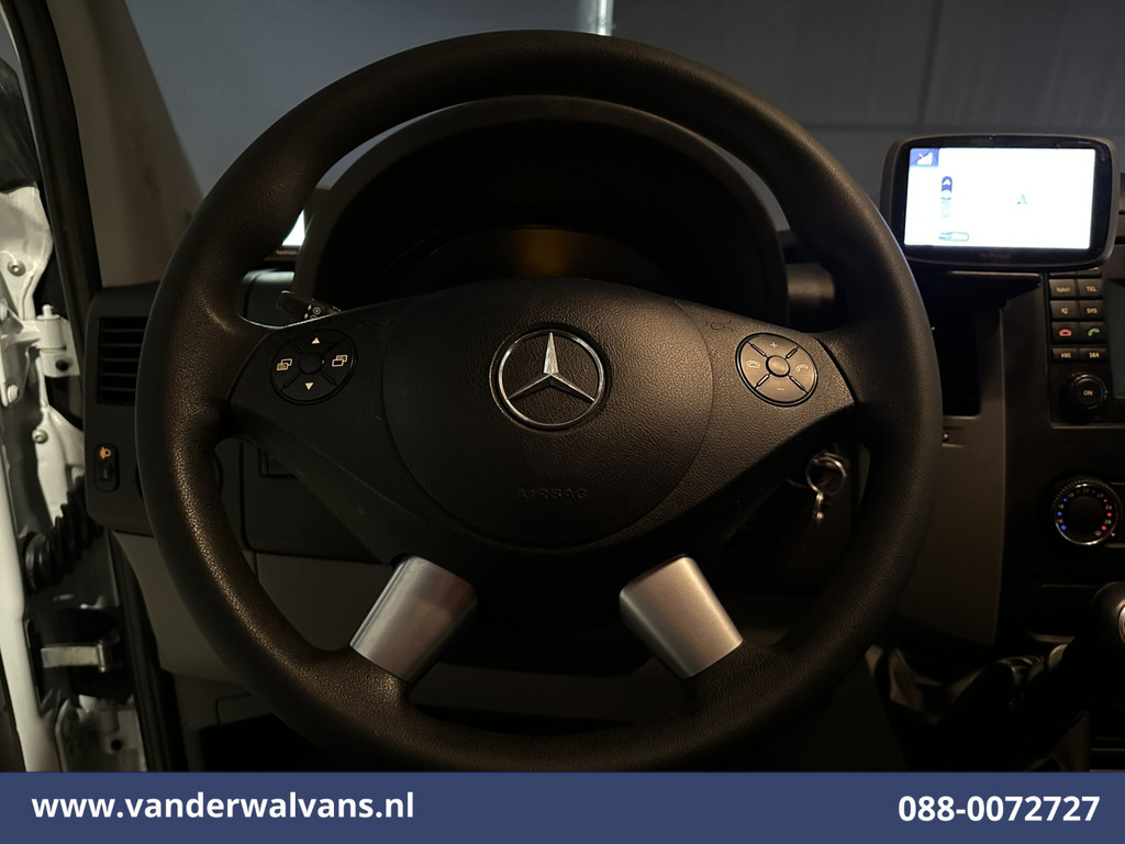 Mercedes-Benz Sprinter 316 CDI 163 pk L2H2 Euro6 Airco | Omvormer | Camera | 2800kg Trekhaak Cruisecontrol, Chauffeursstoel 16