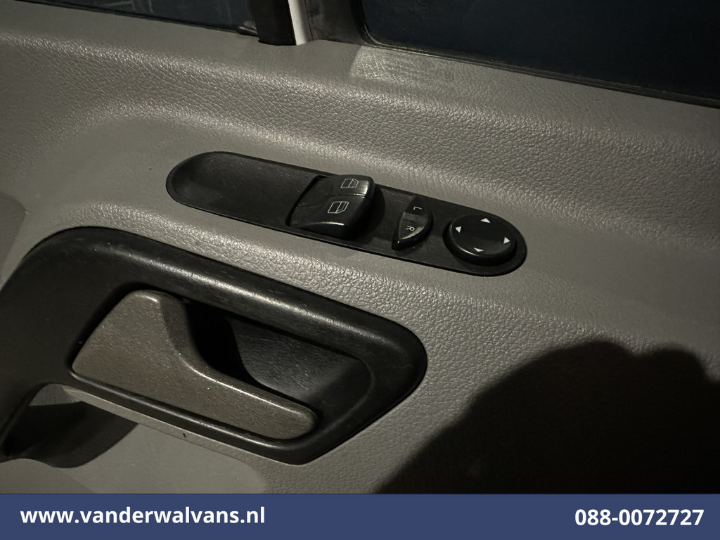 Mercedes-Benz Sprinter 316 CDI 163 pk L2H2 Euro6 Airco | Omvormer | Camera | 2800kg Trekhaak Cruisecontrol, Chauffeursstoel 18