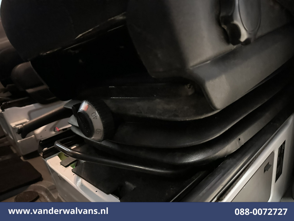 Mercedes-Benz Sprinter 316 CDI 163 pk L2H2 Euro6 Airco | Omvormer | Camera | 2800kg Trekhaak Cruisecontrol, Chauffeursstoel 8