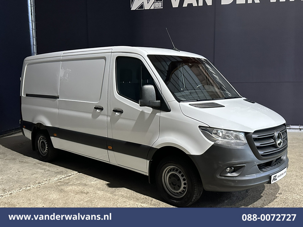 Mercedes-Benz Sprinter 316 CDI 164pk L2H1 Euro6 Airco | Camera | Navigatie | Apple Carplay | Android Auto | Chauffeursstoel Cruisecontrol, Trekhaak, Bijrijdersbank 11