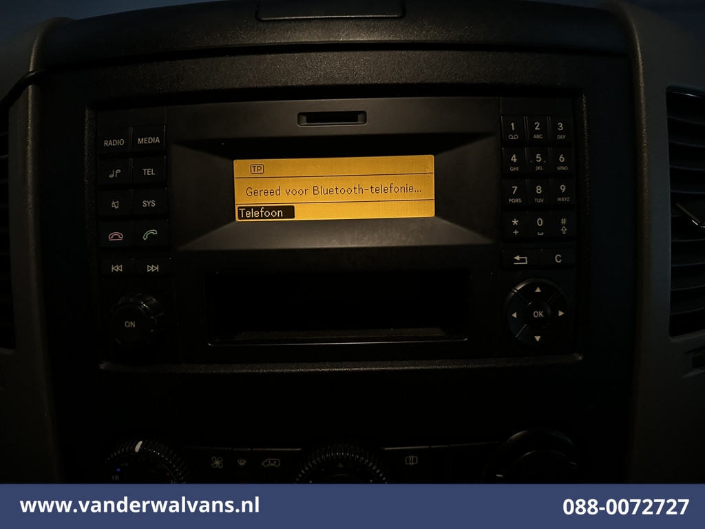 Mercedes-Benz Sprinter 316 CDI 164pk L2H2 Euro6 Airco | 2800kg Trekhaak | Cruisecontrol Parkeersensoren, Chauffeursstoel 17