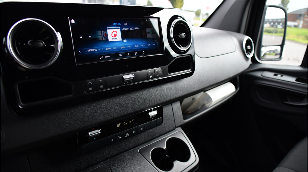 Mercedes-Benz Sprinter 316 RWD 2.2 CDI L2H2 Black Edition 360 Camera, Cruise, Carplay, Navi, Automaat, Led, 164PK, Multimedia, Uniek! 14