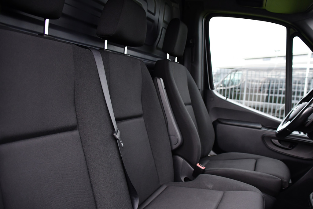 Mercedes-Benz Sprinter 316 RWD 2.2 CDI L2H2 Black Edition 360 Camera, Cruise, Carplay, Navi, Automaat, Led, 164PK, Multimedia, Uniek! 19