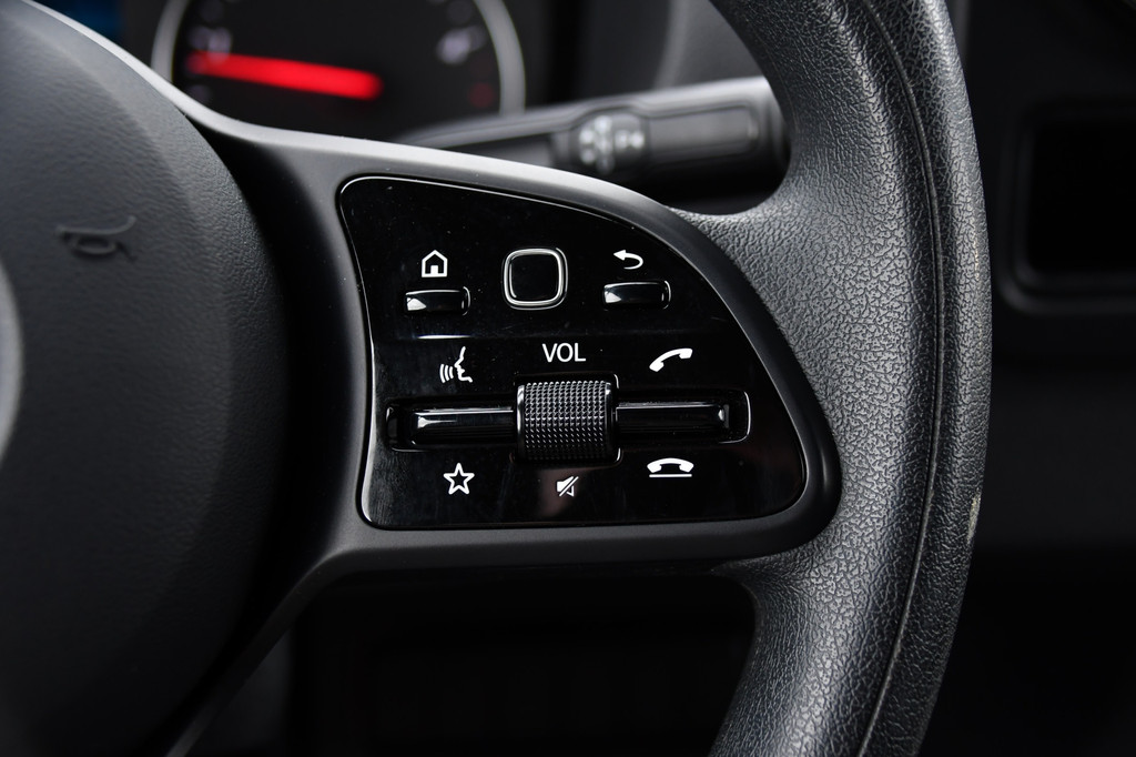 Mercedes-Benz Sprinter 317 1.9 CDI L2H1 RWD Black Edition Camera, Cruise, Carplay, 3500kg Trekhaak, 170pk, Automaat, LED, Multimedia, Stoelverwarming, UNIEK 18