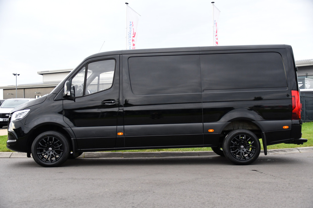 Mercedes-Benz Sprinter 317 1.9 CDI L2H1 RWD Black Edition Camera, Cruise, Carplay, 3500kg Trekhaak, 170pk, Automaat, LED, Multimedia, Stoelverwarming, UNIEK 9