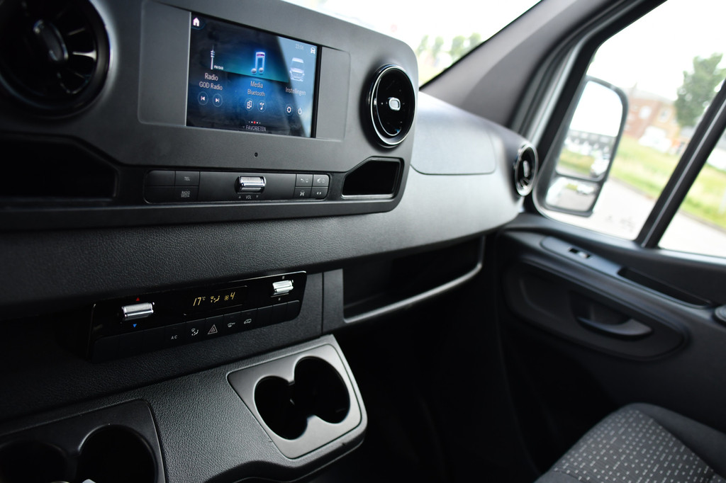 Mercedes-Benz Sprinter 317 1.9 CDI L2H1 RWD PB Edition Cruise, Camera, Carplay, LED, Mbux, Stoelverwarming, 170pk, Automaat, Uniek! 19