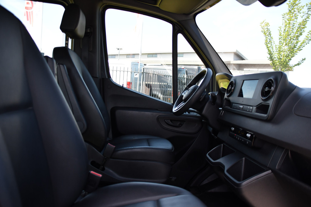 Mercedes-Benz Sprinter 317 1.9 CDI L2H2 DC PB Edition Camera, Cruise, Carplay, 170pk, LED, 3500kg Trekhaak, Automaat, Sensoren, Multimedia, Uniek! 21