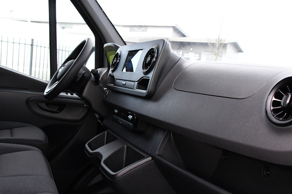 Mercedes-Benz Sprinter 317 1.9 CDI L2H2 RWD AMG Edition Camera, Cruise, Carplay, 170pk, Mistlampen, Multimedia, Automaat, Uniek! 12