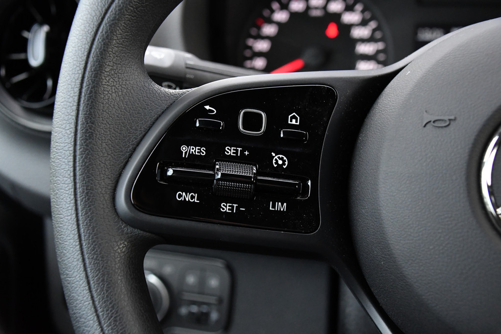 Mercedes-Benz Sprinter 317 1.9 CDI L2H2 RWD AMG Edition Camera, Cruise, Carplay, 170pk, Mistlampen, Multimedia, Automaat, Uniek! 16