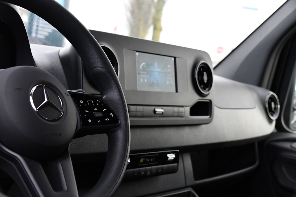 Mercedes-Benz Sprinter 317 1.9 CDI L2H2 RWD AMG Edition Camera, Cruise, Carplay, 170pk, Mistlampen, Multimedia, Automaat, Uniek! 19