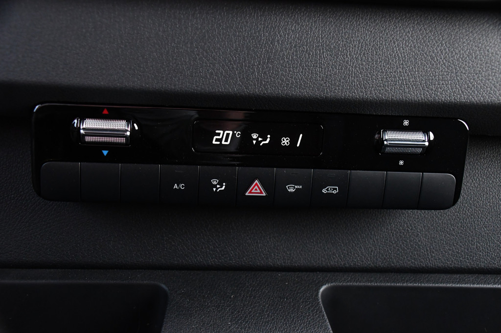 Mercedes-Benz Sprinter 317 1.9 CDI L2H2 RWD AMG Edition Camera, Cruise, Carplay, 170pk, Mistlampen, Multimedia, Automaat, Uniek! 21