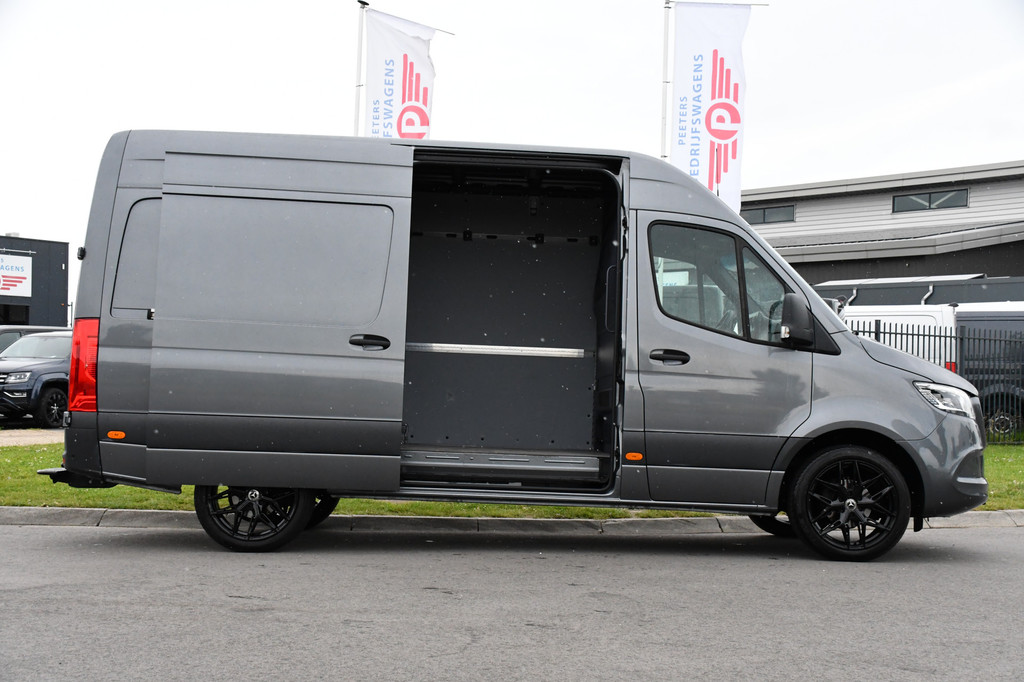 Mercedes-Benz Sprinter 317 1.9 CDI L2H2 RWD AMG Edition Camera, Cruise, LED, 3500kg Trekgewicht, Carplay, NAVI, LED, 170PK, Automaat, Sensoren, Stoelverwarming, Uniek! 12